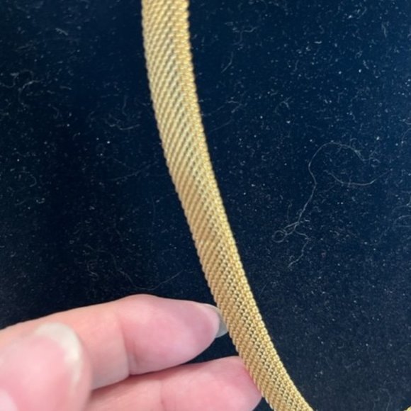 Vintage gold tone mesh necklace choker - Picture 4 of 8